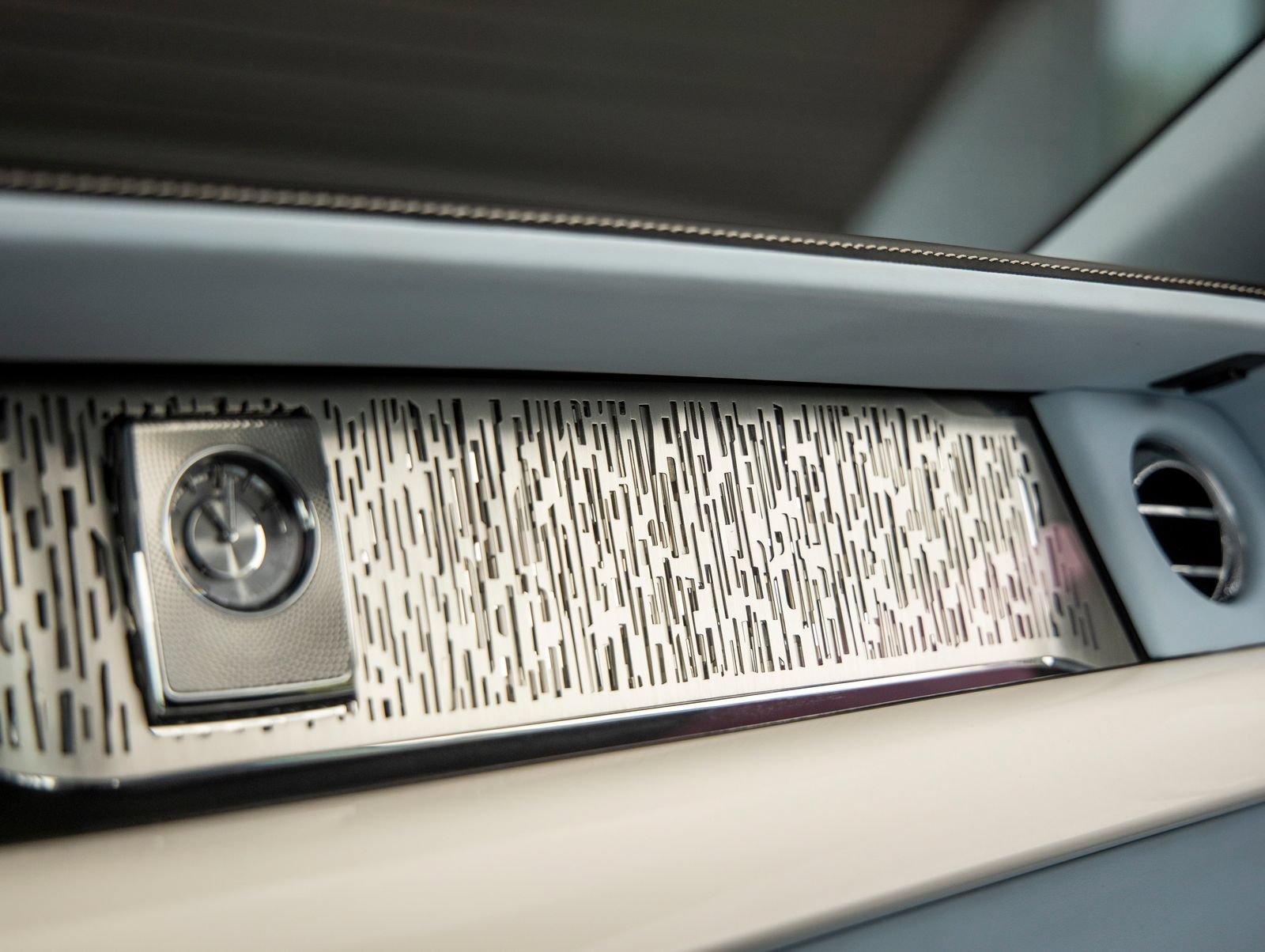 Used 2023 Rolls-Royce Phantom Extended Wheelbase w/ Leather Finishing Pack RWD image 44