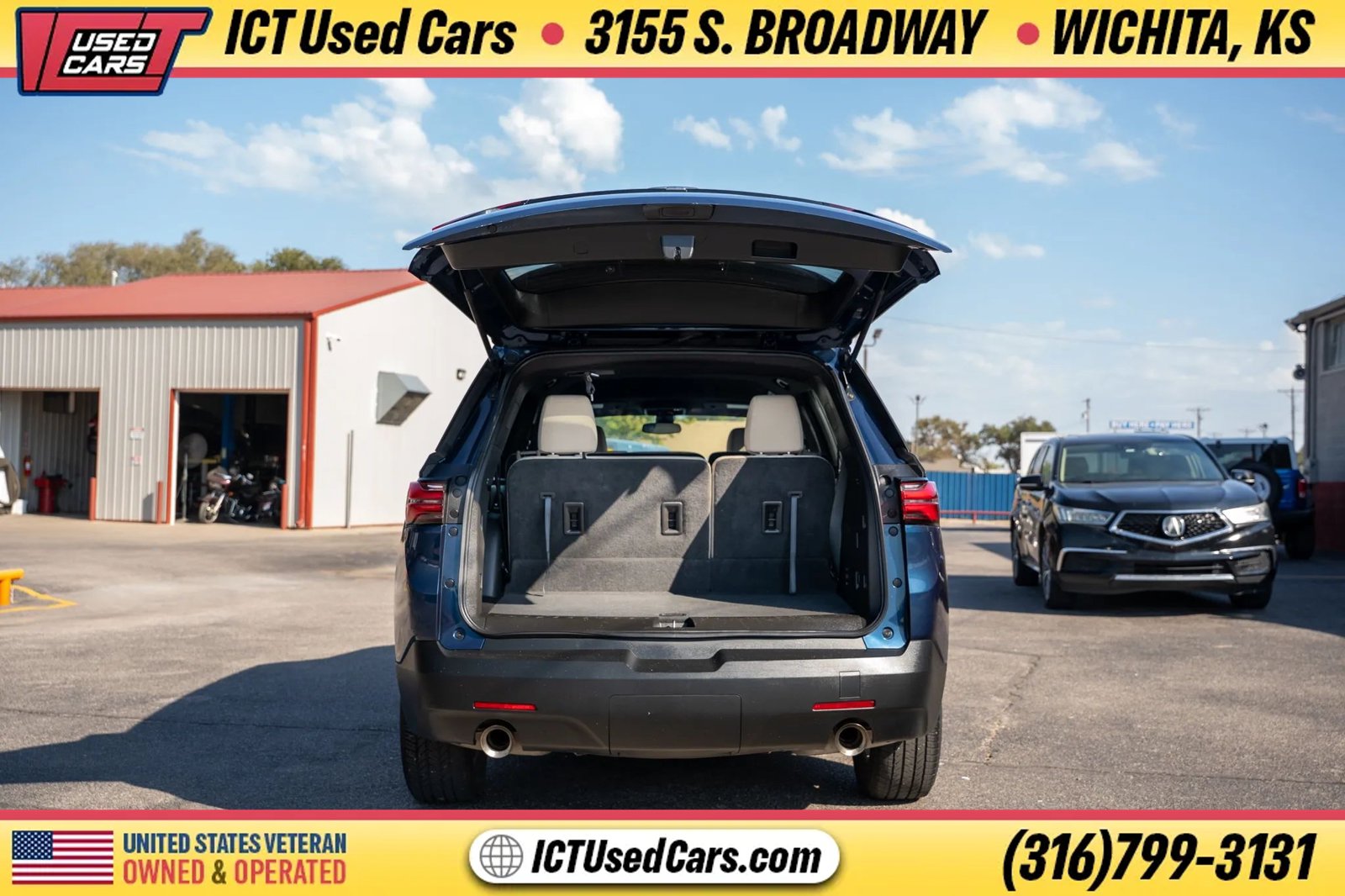 Used 2022 Chevrolet Traverse LS FWD image 5