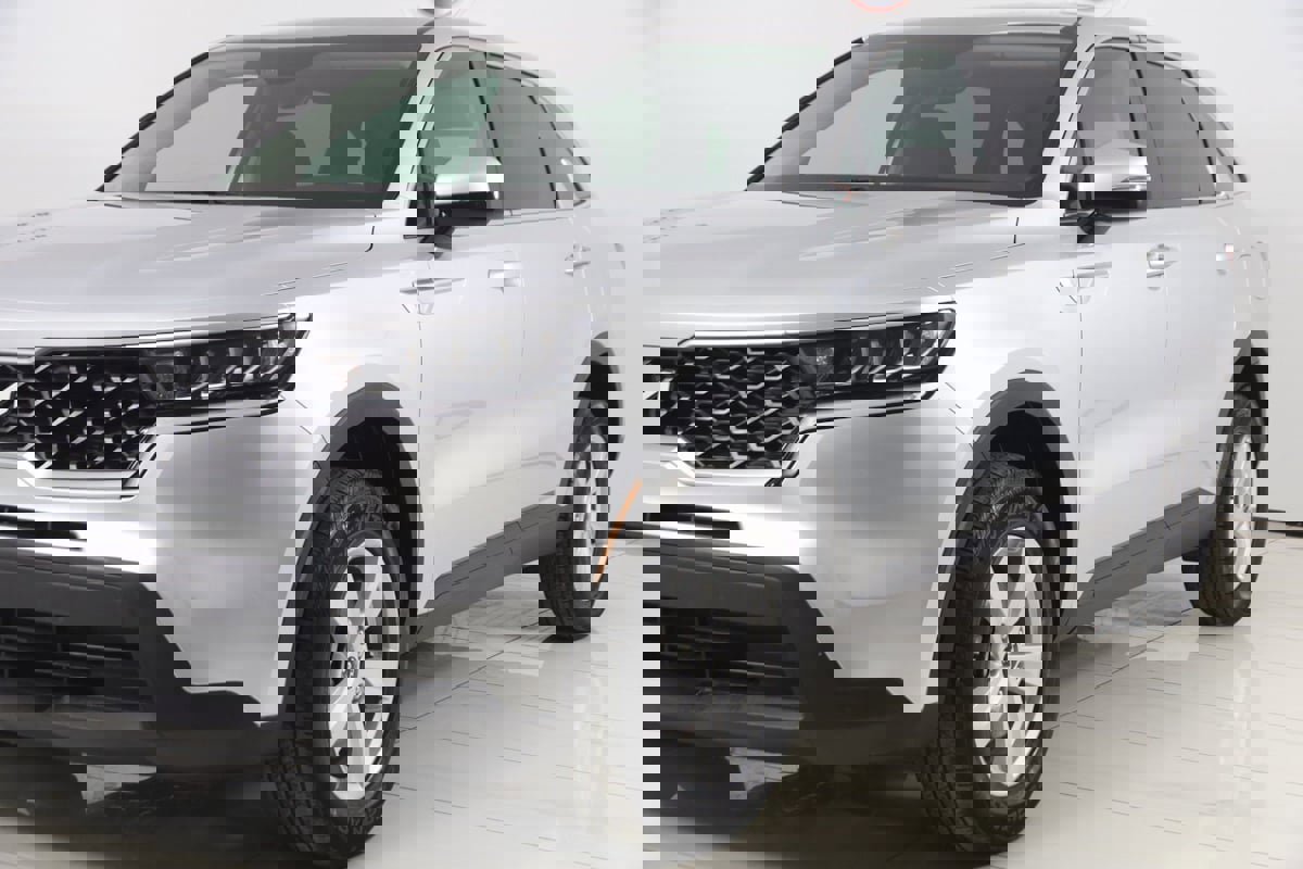 Used 2022 Kia Sorento LX image 49