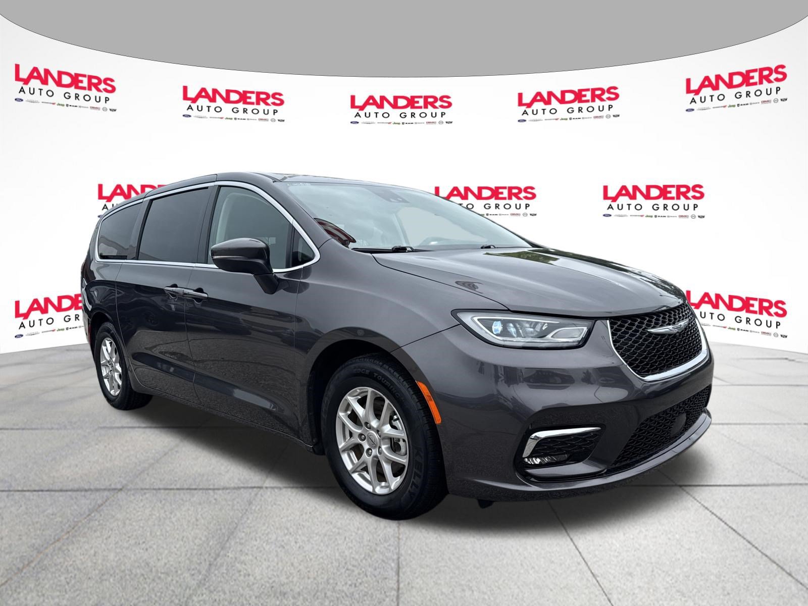 Used 2023 Chrysler Pacifica Touring-L