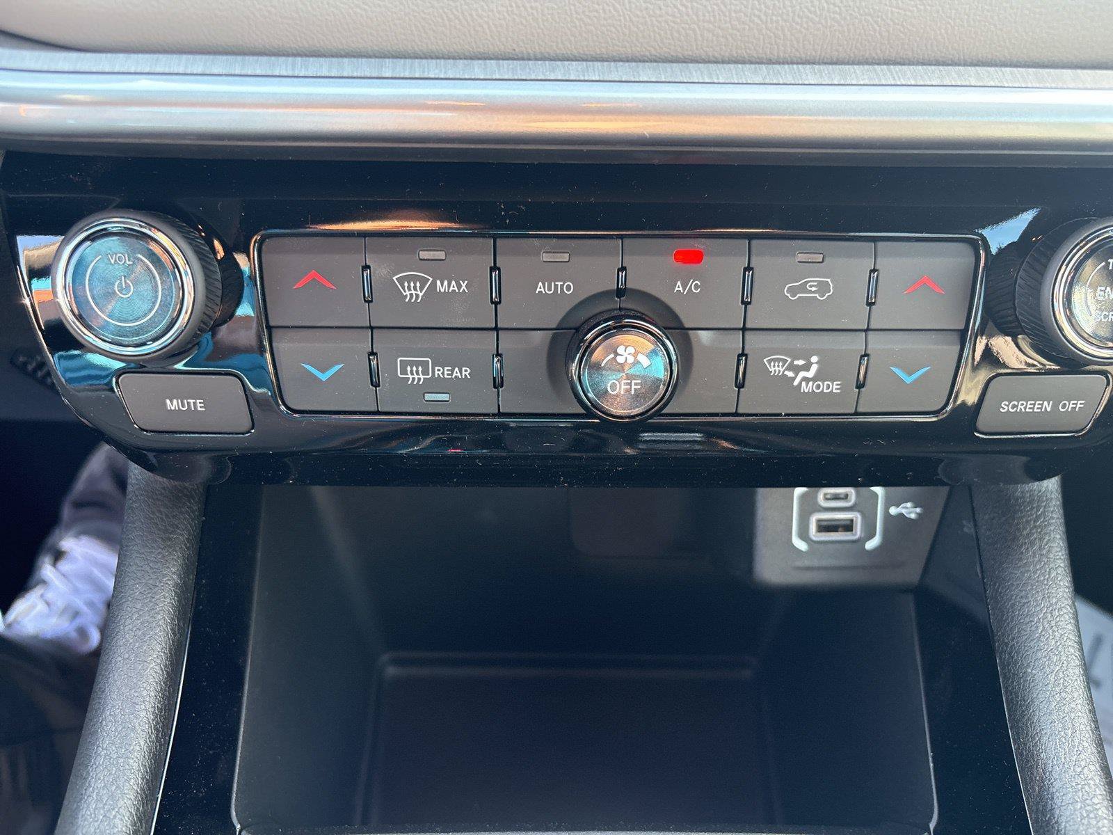 New 2026 Jeep Compass Limited AWD/4WD image 14