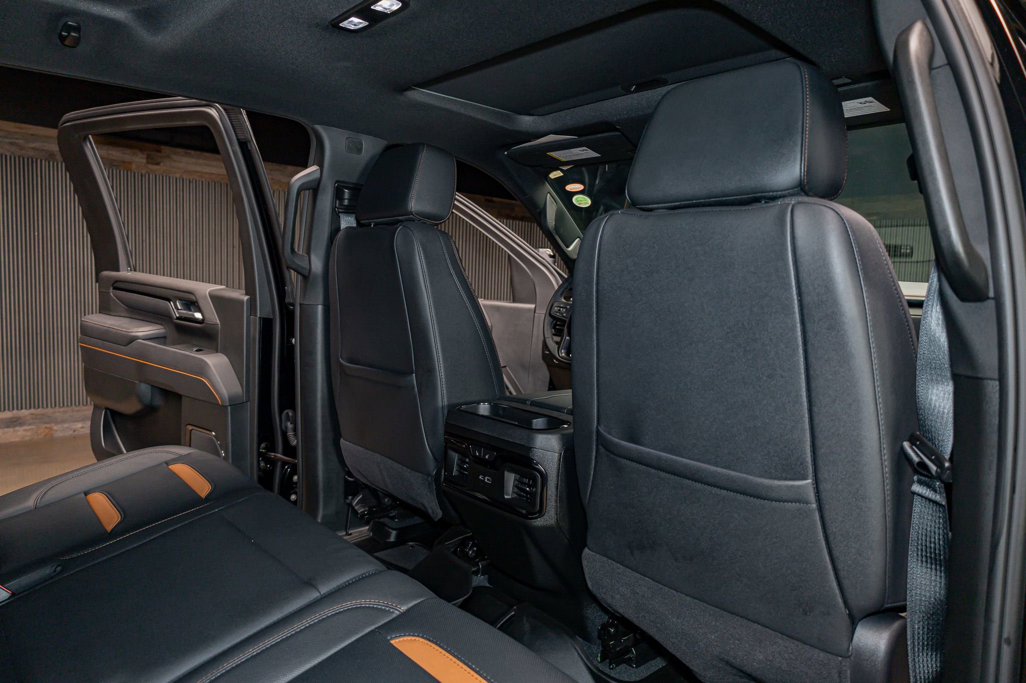 Used 2025 GMC Sierra 2500 AT4 w/ AT4 Premium Plus Package image 25