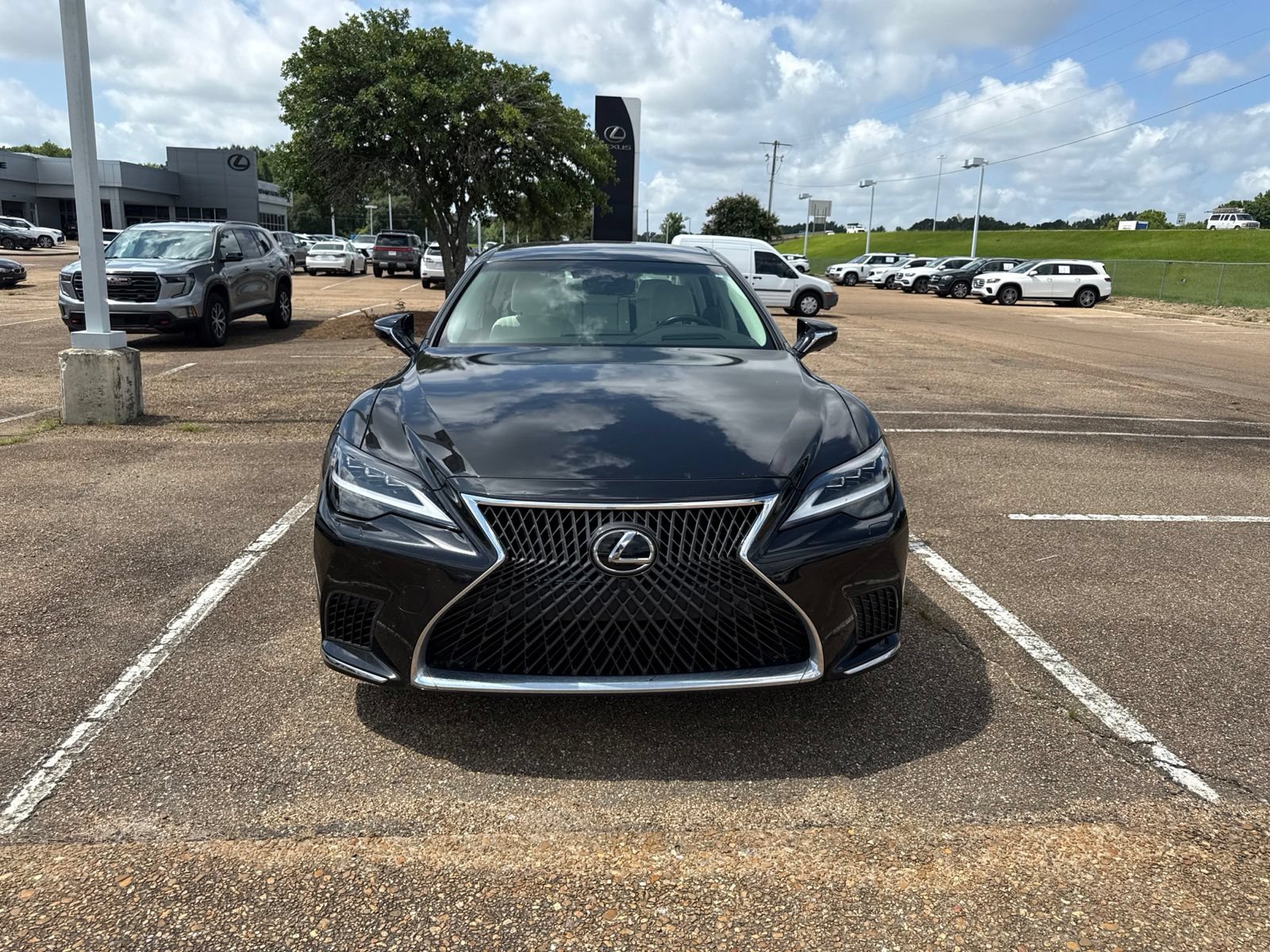 Used 2022 Lexus LS 500 w/ Interior Upgrade Package RWD image 2