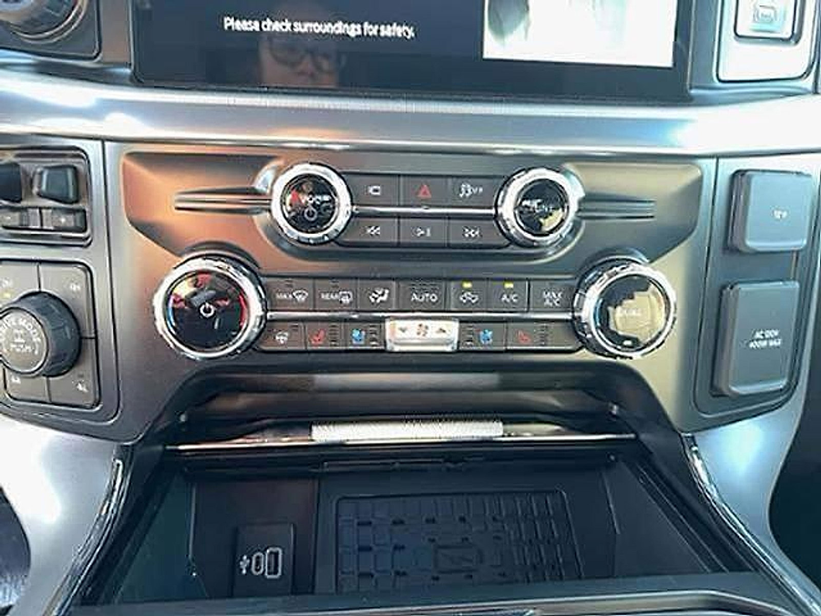 New 2025 Ford F150 Lariat w/ Equipment Group 502A High AWD/4WD image 13