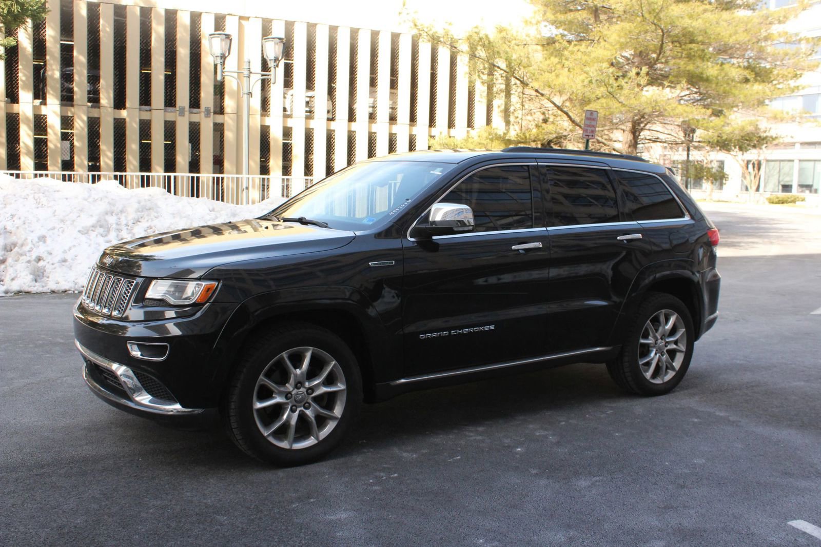 Used 2014 Jeep Grand Cherokee Summit image 11
