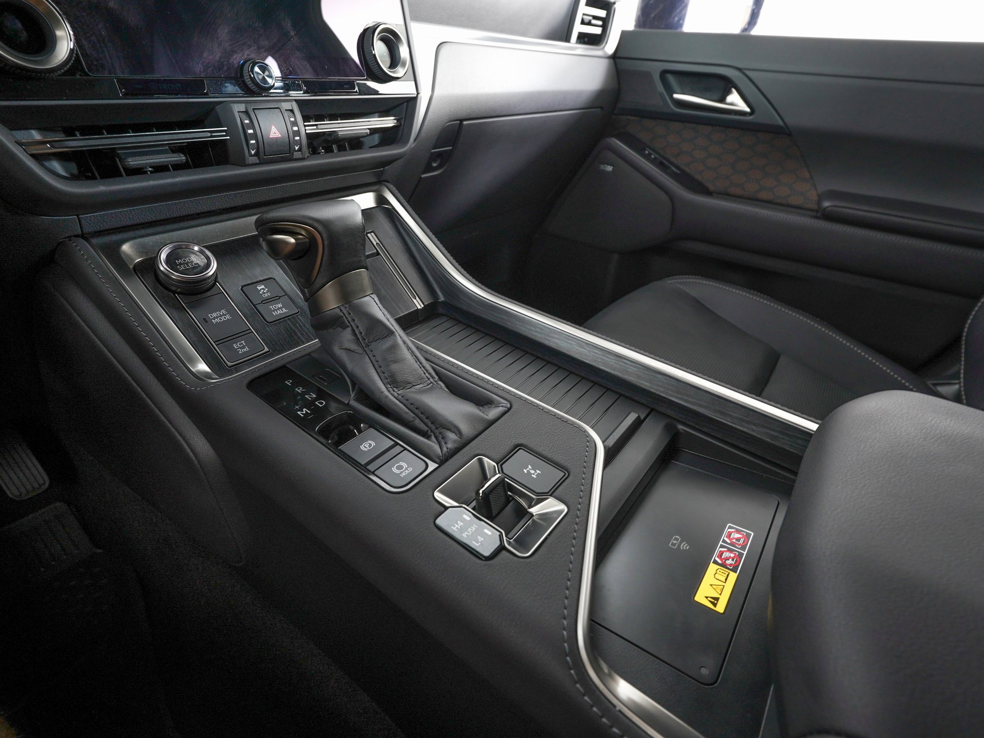 Used 2025 Lexus GX 550 image 24