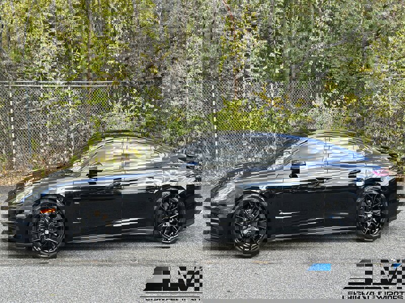 Used 2017 Porsche Panamera 4 AWD/4WD image 2