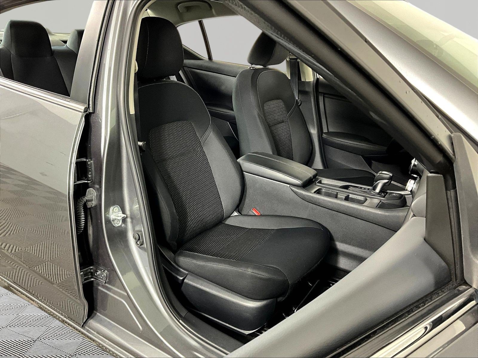Certified 2023 Nissan Sentra S FWD image 28