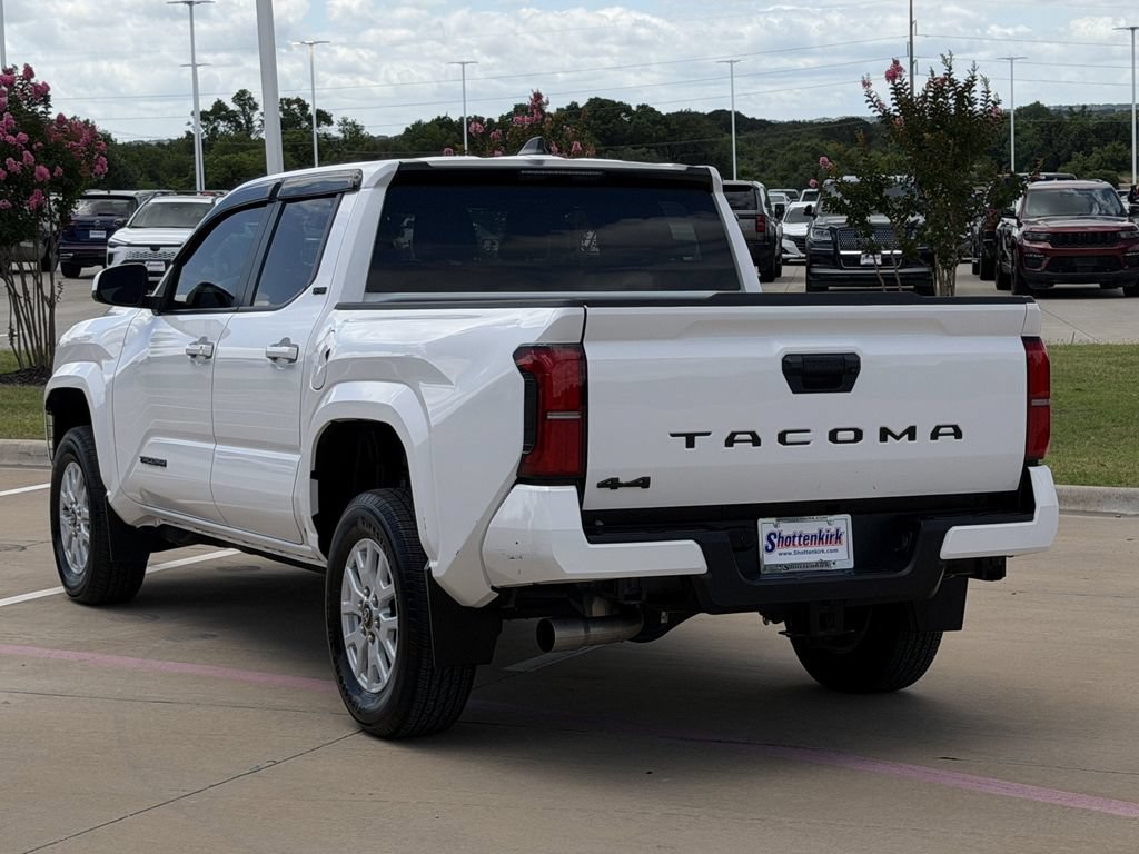 Used 2024 Toyota Tacoma SR5 AWD/4WD image 4