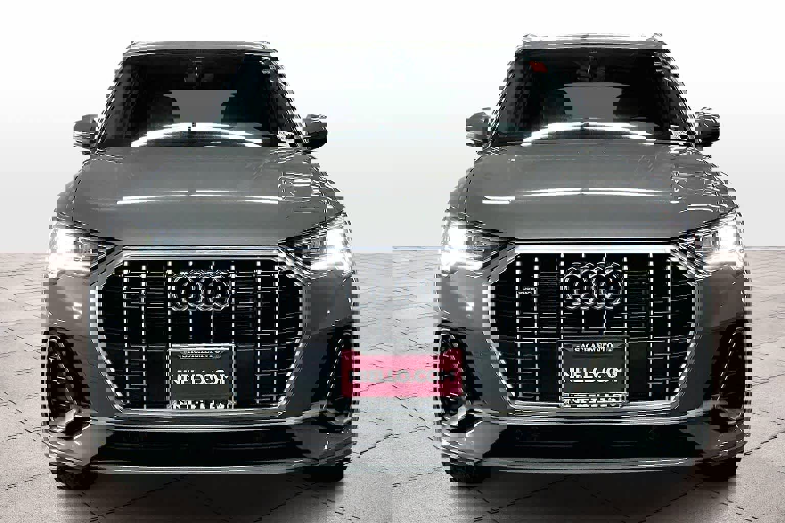 Used 2023 Audi Q3 2.0T Premium w/ Convenience Package image 3