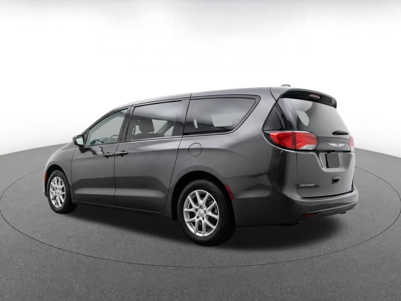 Used 2024 Chrysler Voyager LX FWD image 6