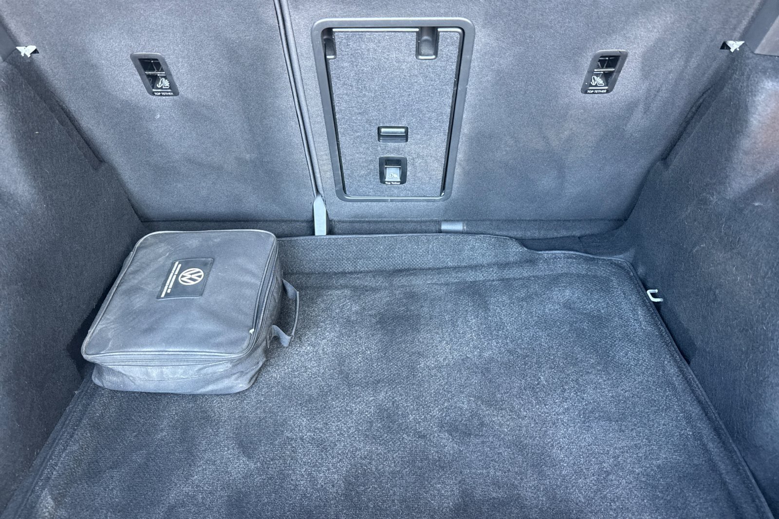 Used 2022 Volkswagen Taos SEL w/ Panoramic Sunroof Package FWD image 16