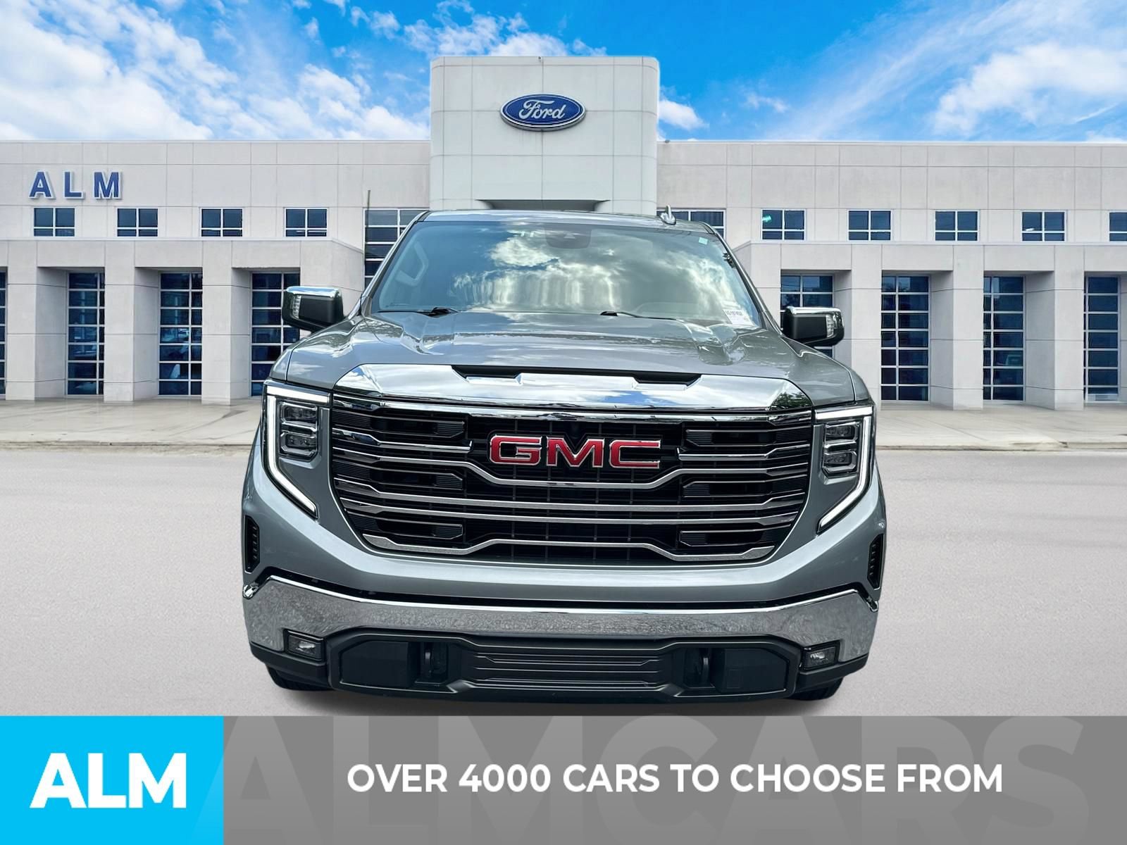 Used 2025 GMC Sierra 1500 SLT RWD image 2