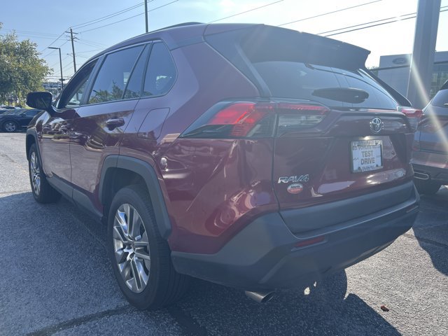 Used 2021 Toyota RAV4 XLE Premium FWD image 3