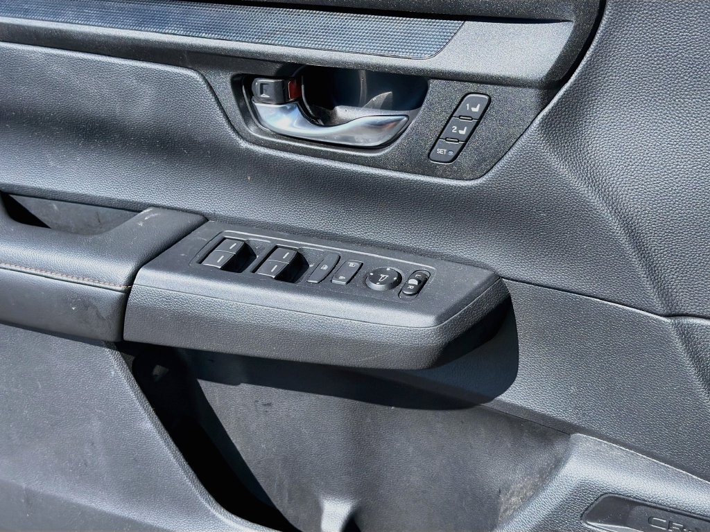 Used 2025 Honda CR-V Sport-L image 17