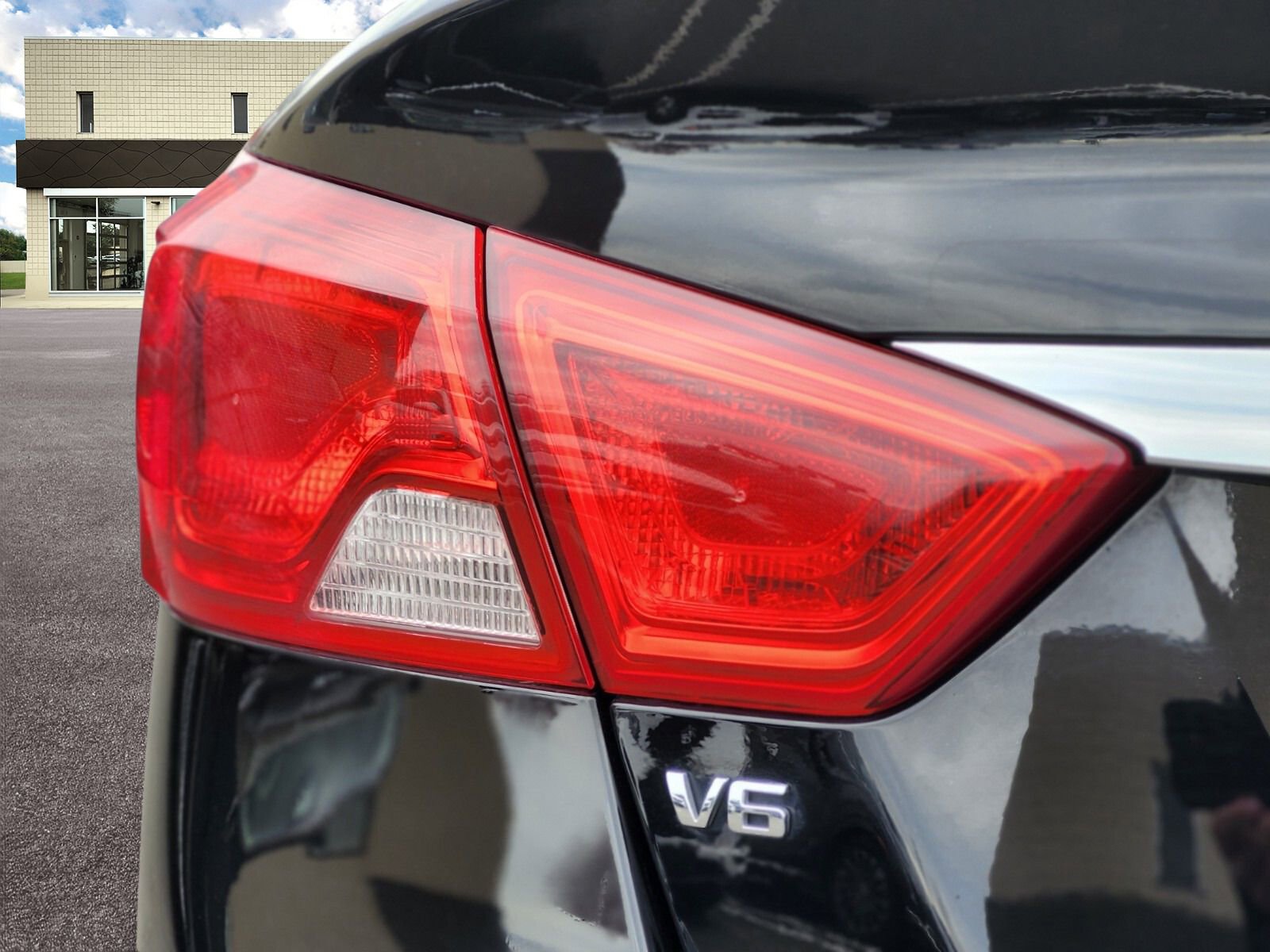 Used 2019 Chevrolet Impala LT w/ LT Convenience Package image 9