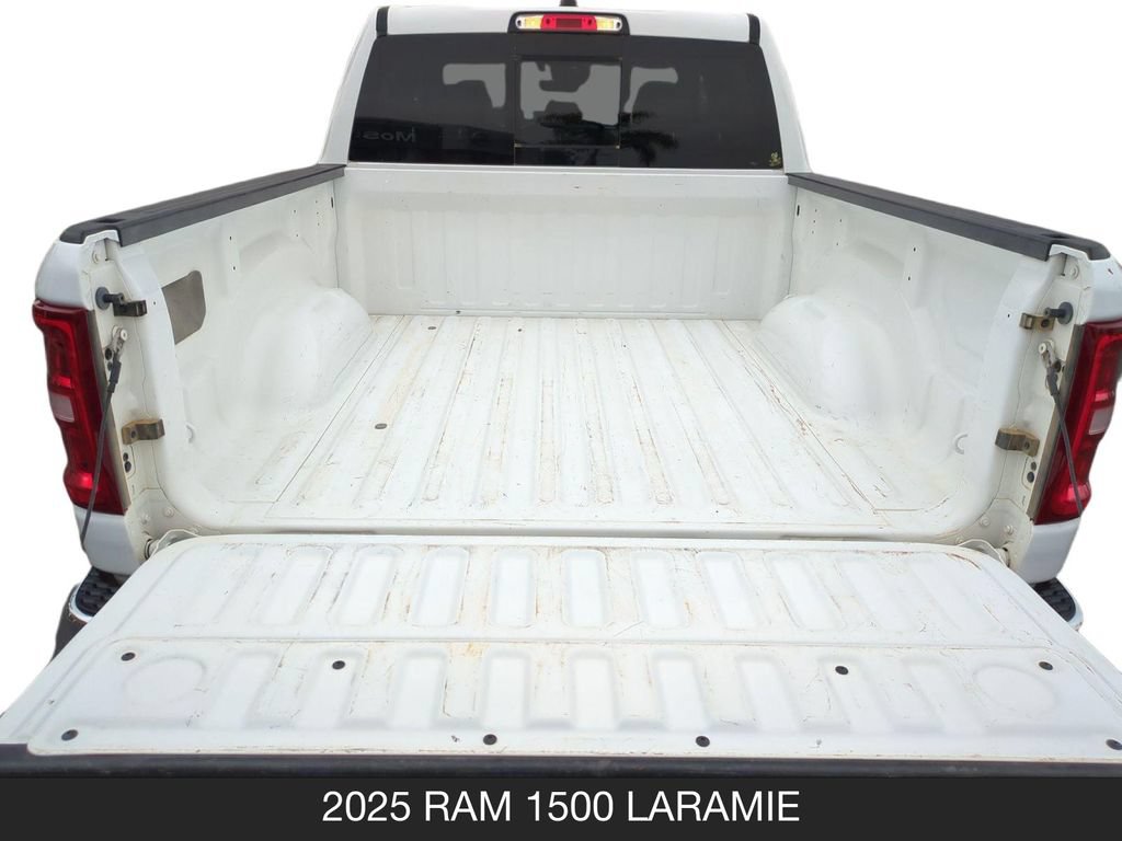 Used 2025 RAM 1500 Laramie AWD/4WD image 24