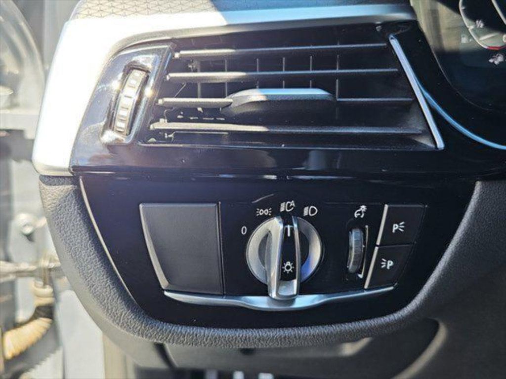 Used 2023 BMW 530e w/ M Sport Package RWD image 26