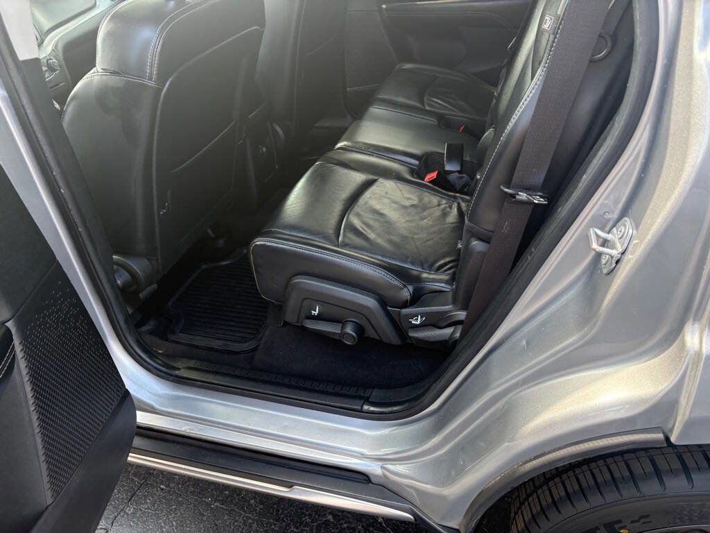 Used 2018 Dodge Journey Crossroad w/ Nav & Sun Group AWD/4WD image 38