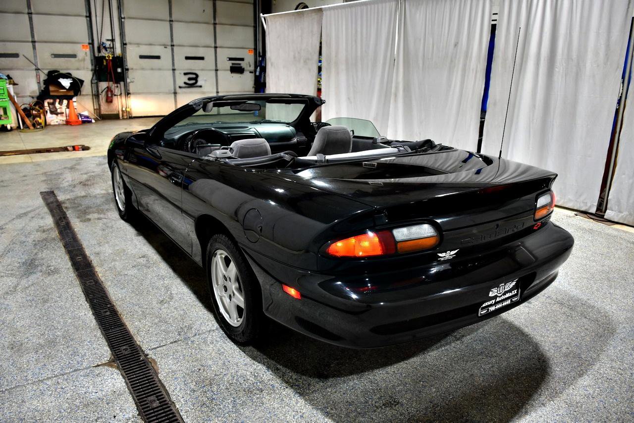 Used 1998 Chevrolet Camaro Z28 RWD image 33