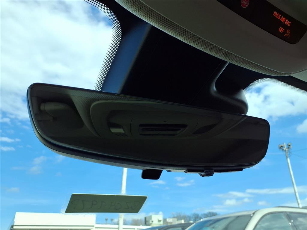 Used 2023 Buick Envision Avenir image 21