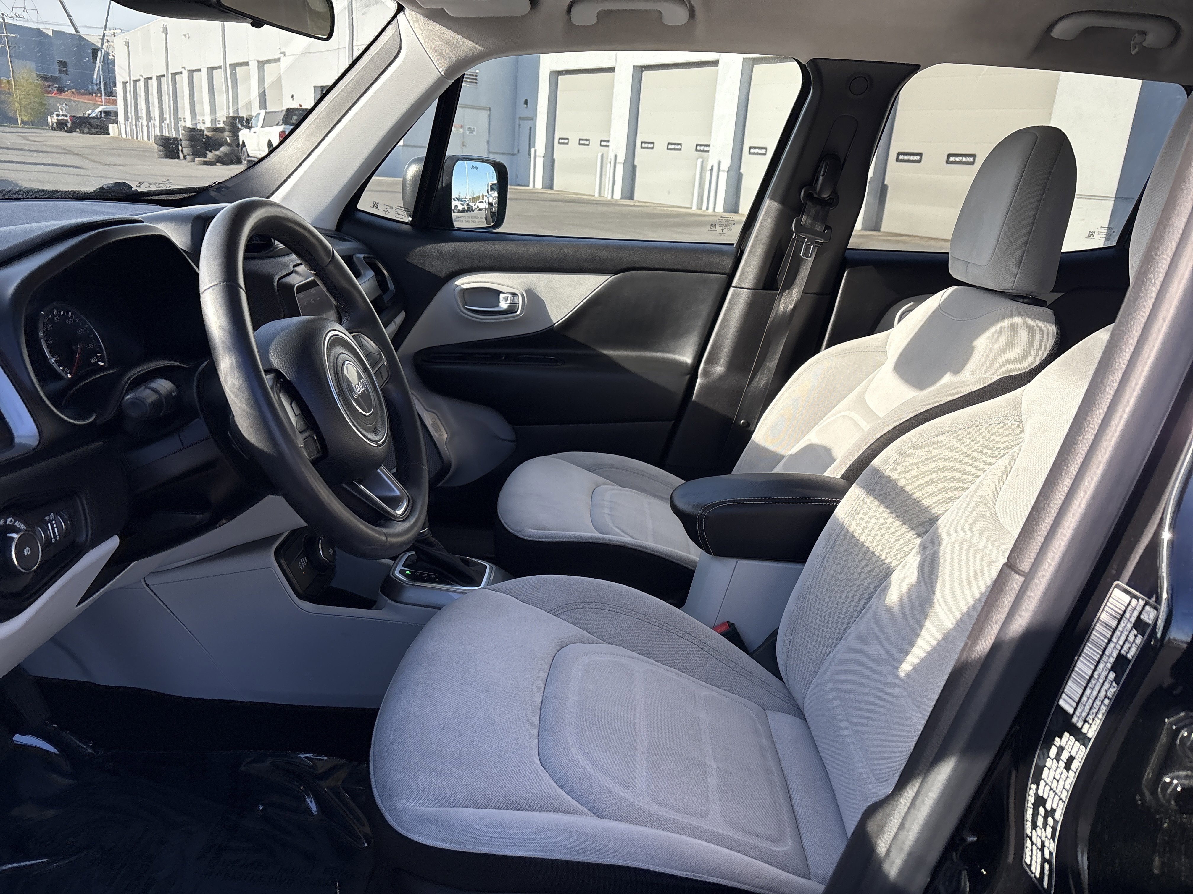 Used 2022 Jeep Renegade Latitude image 17