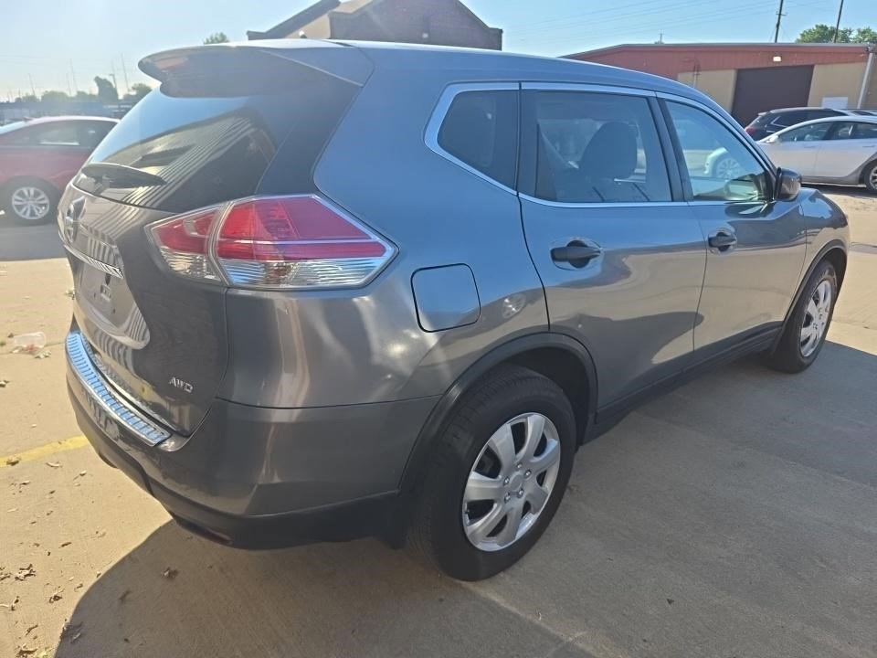 Used 2016 Nissan Rogue S AWD/4WD image 6