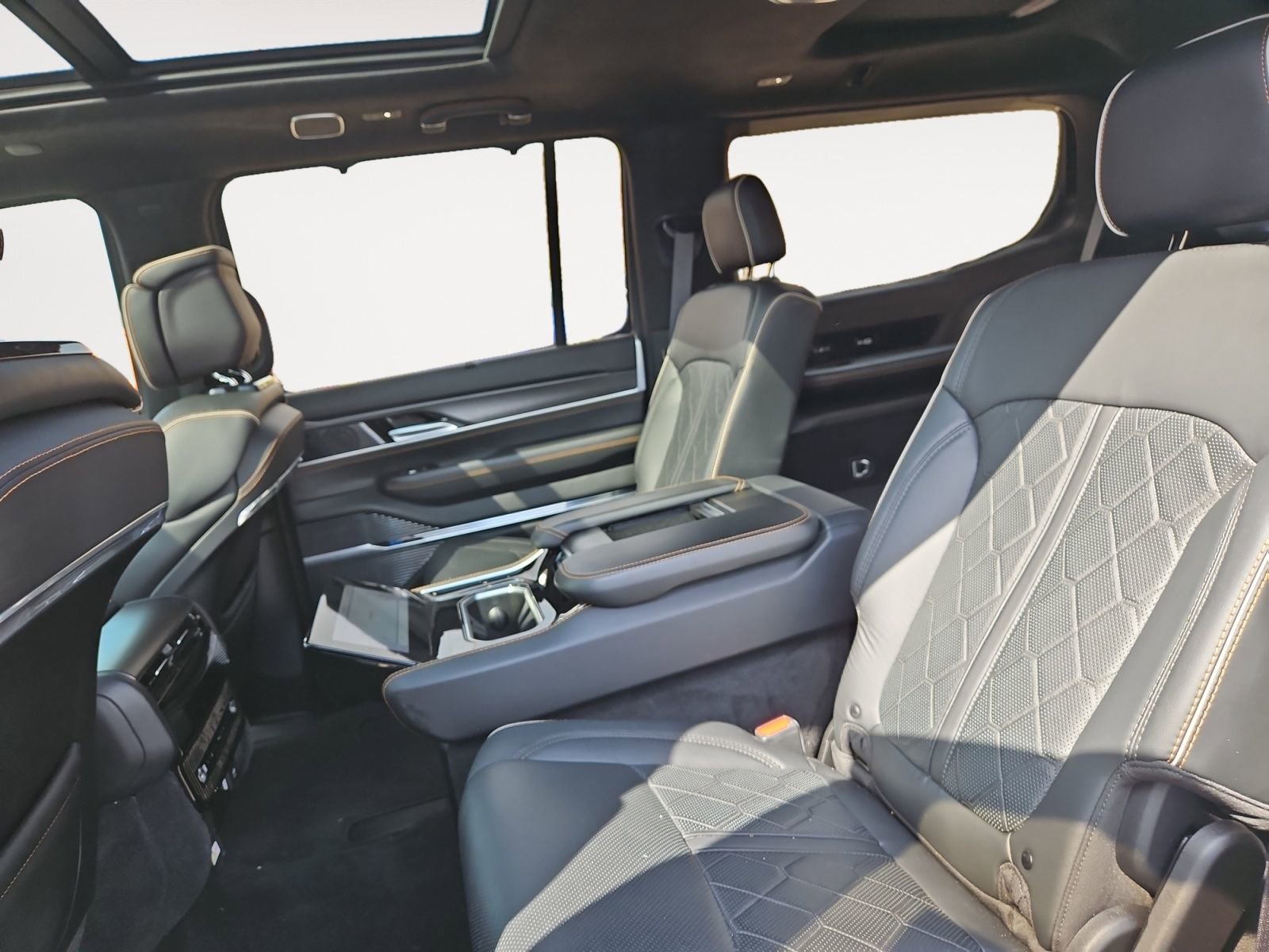 Used 2024 Jeep Grand Wagoneer Series III w/ Quick Order Packagew 28T image 13