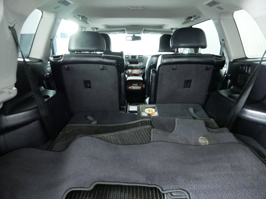 Used 2012 Toyota Highlander Limited w/ Tow Pkg image 17