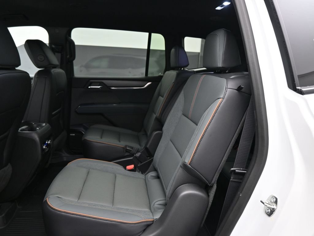 New 2026 GMC Acadia AT4 w/ Luxury Package AWD/4WD image 24