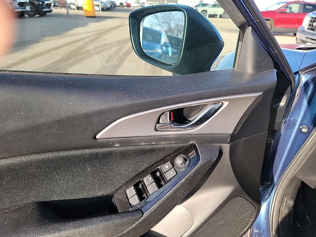 Used 2018 MAZDA MAZDA3 Sport image 9