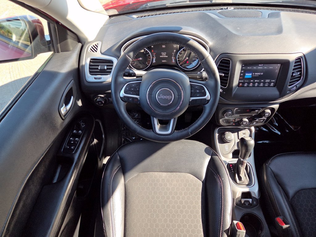 Used 2019 Jeep Compass Latitude w/ Popular Equipment Group AWD/4WD image 4
