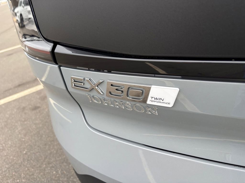 New 2026 Volvo EX30 Cross Country Ultra image 6