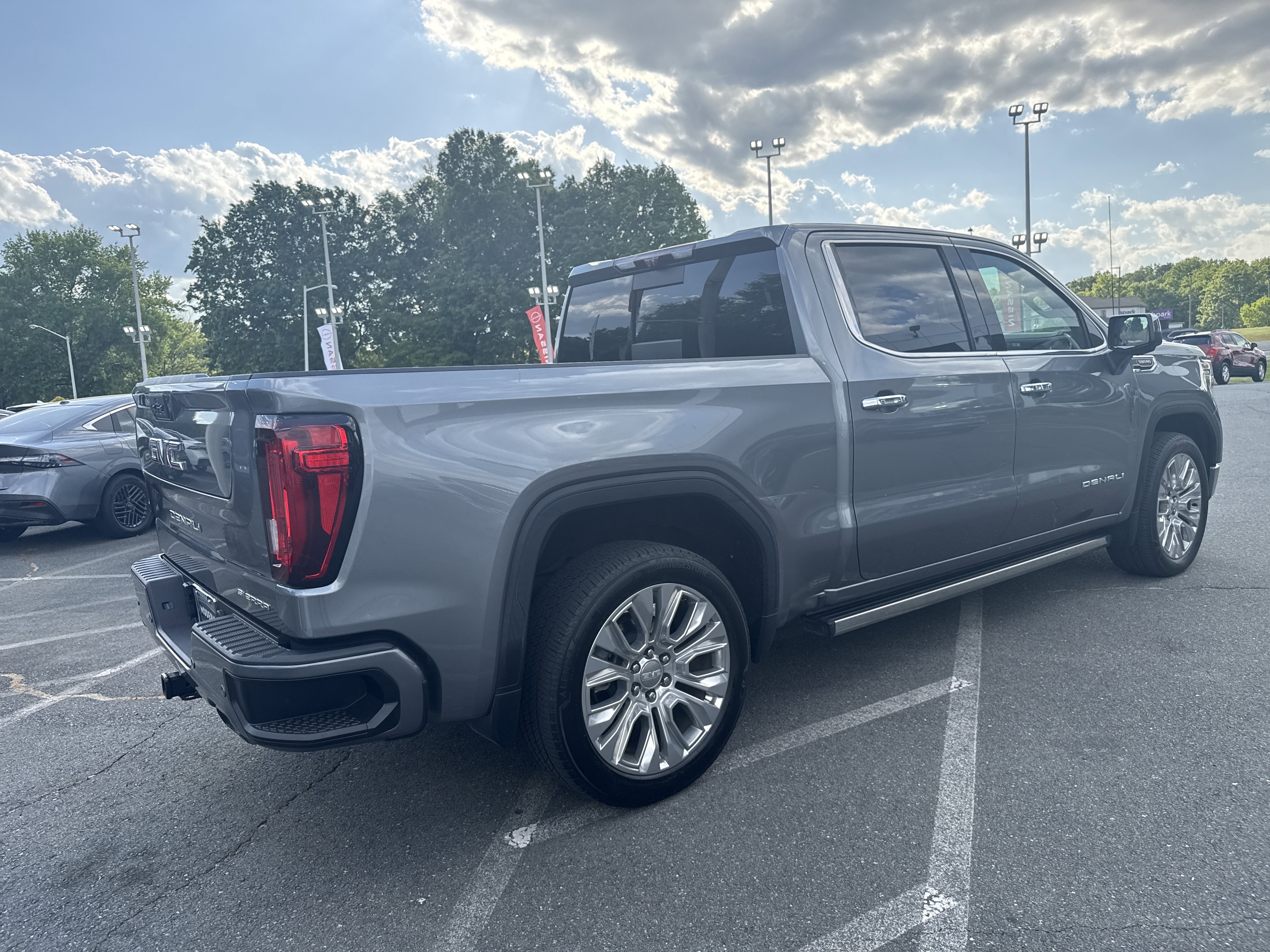 Used 2022 GMC Sierra 1500 Denali w/ Denali Reserve Package AWD/4WD image 39