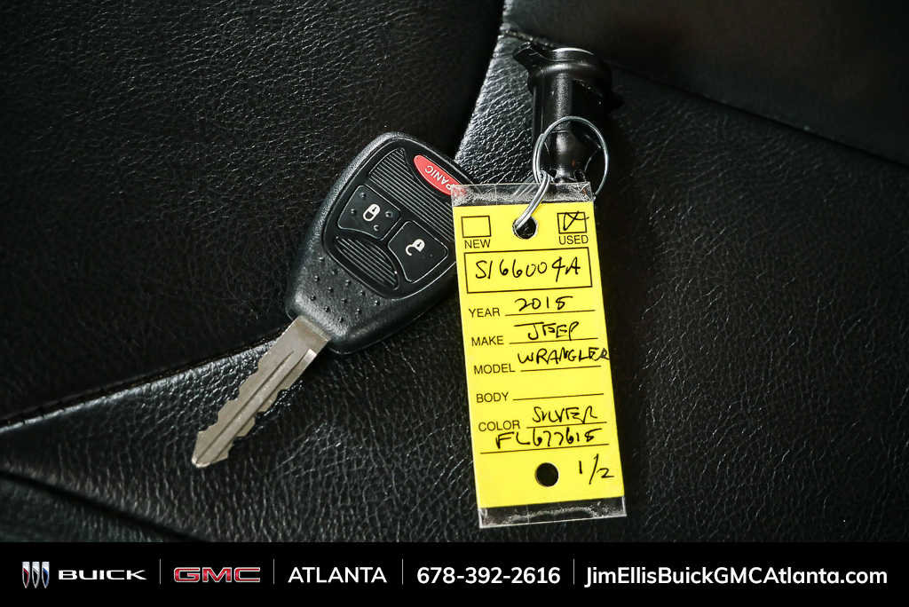 Used 2015 Jeep Wrangler Unlimited Sahara AWD/4WD image 35