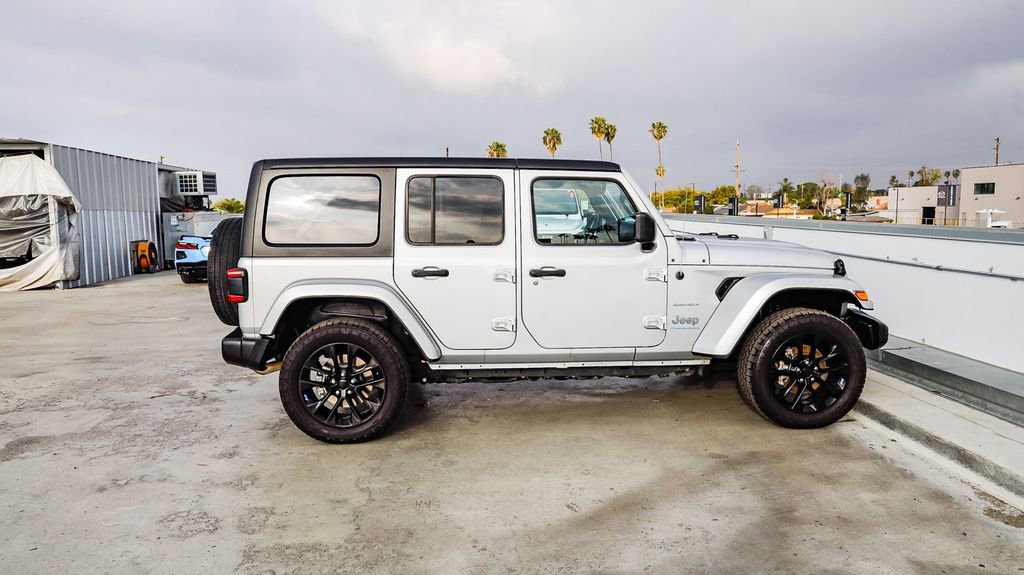 Used 2023 Jeep Wrangler Unlimited Sahara image 13