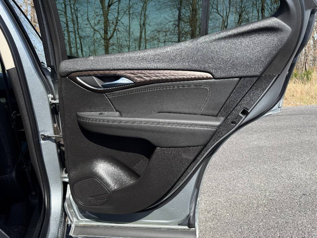 Used 2023 Buick Envision Avenir image 29