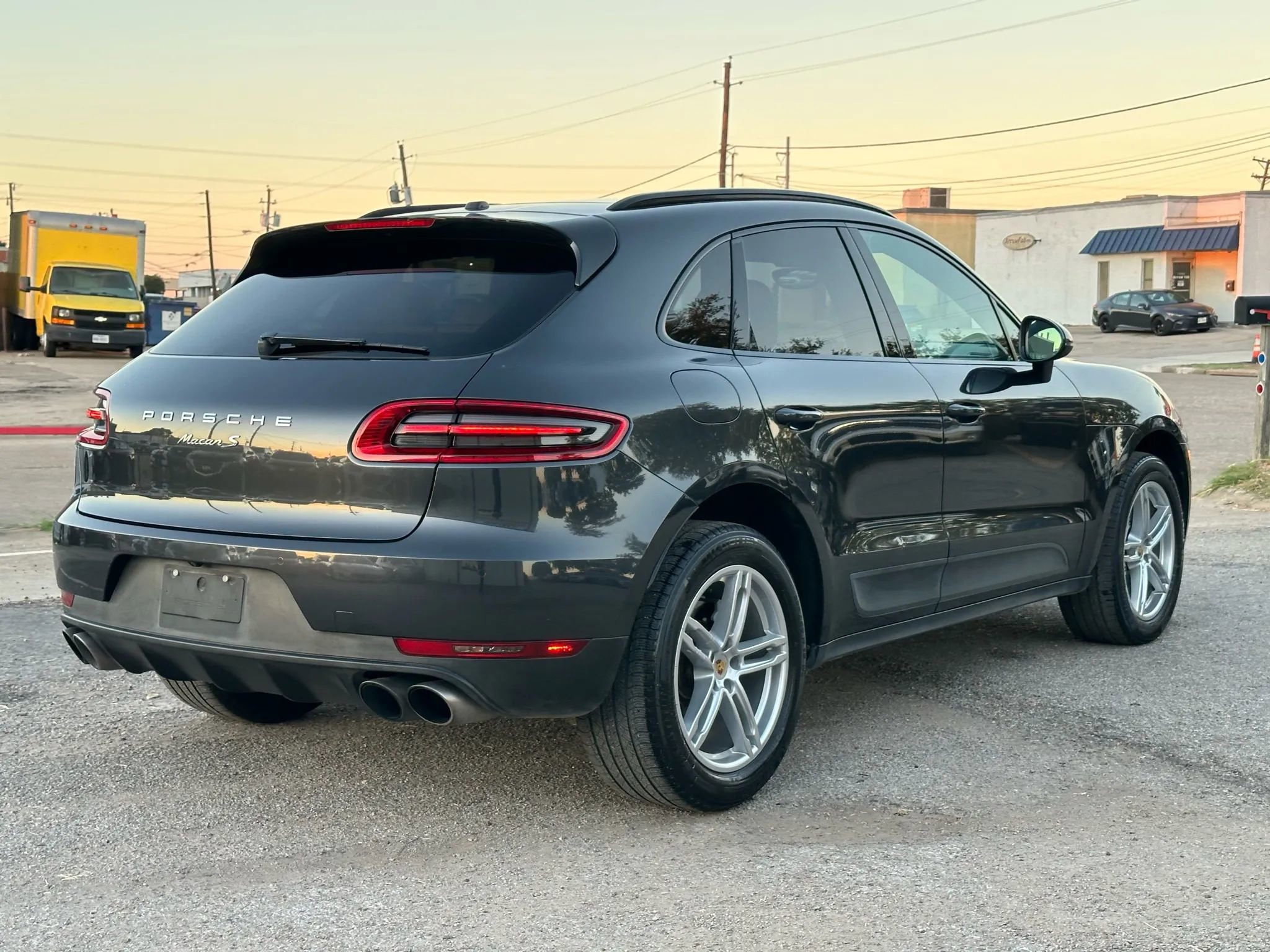 Used 2017 Porsche Macan S image 7