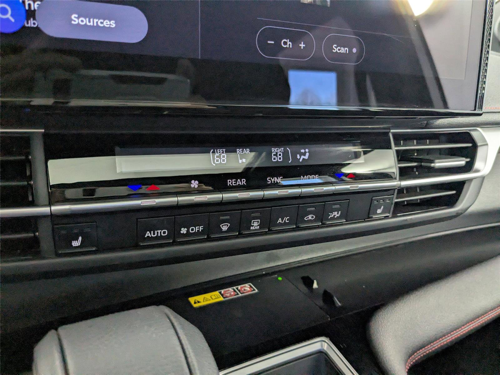 Used 2025 Toyota Sienna XSE image 20