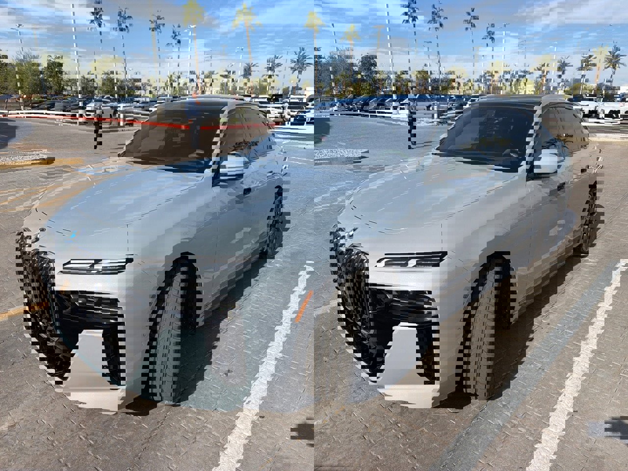 Used 2024 BMW i7 xDrive60 image 1