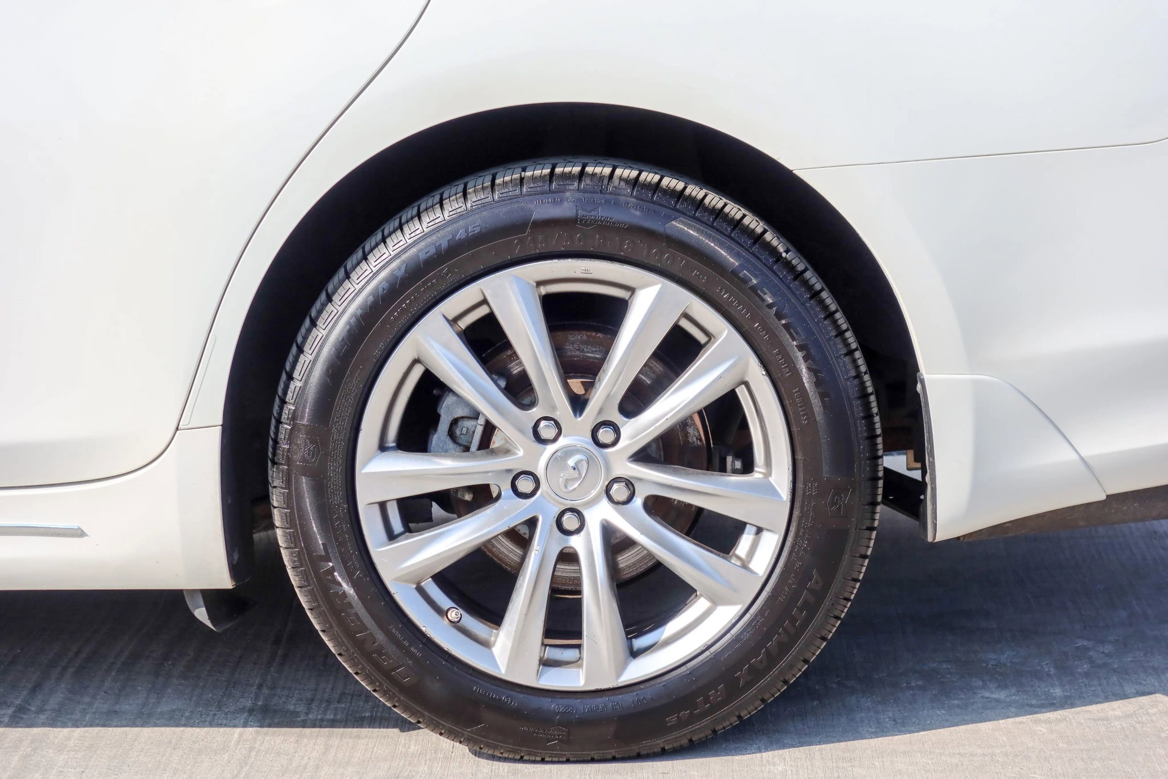 Used 2015 INFINITI Q70 3.7 image 26