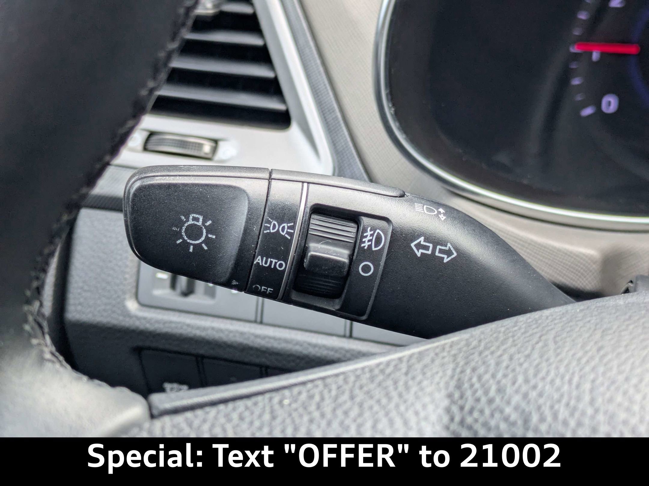Used 2013 Hyundai Santa Fe Sport w/ Technology Pkg FWD image 28
