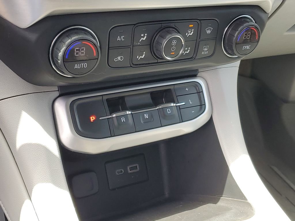 Used 2020 GMC Acadia SLE w/ Driver Convenience Package FWD image 18