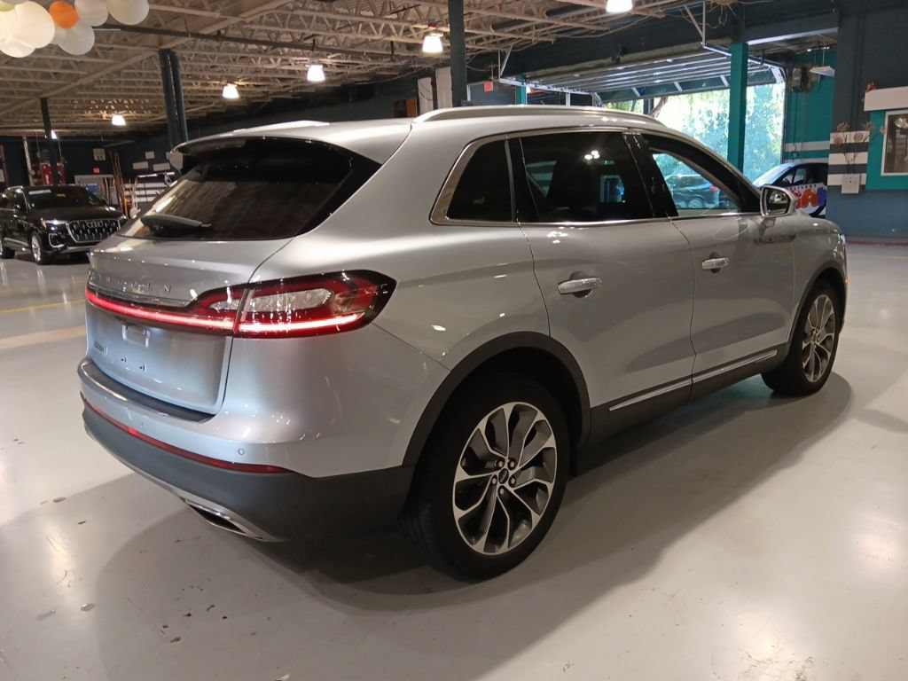 Used 2023 Lincoln Nautilus Reserve AWD/4WD image 13