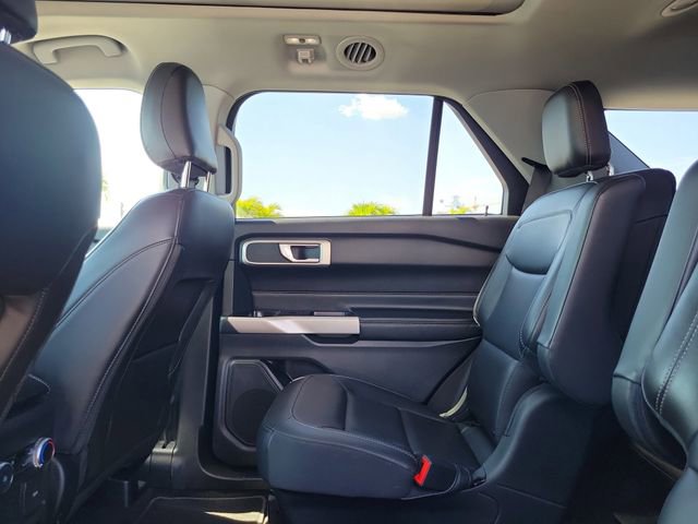 Used 2022 Ford Explorer XLT w/ Equipment Group 202A image 10