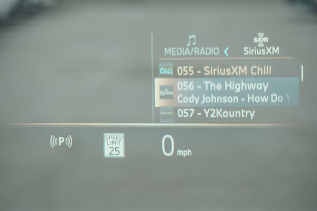 Used 2025 BMW i5 eDrive40i w/ Premium Package image 8