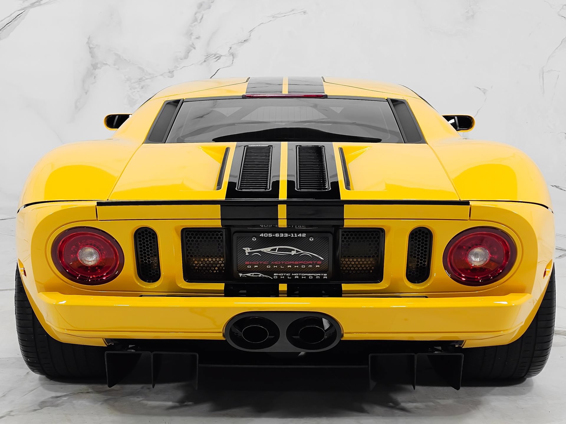 Used 2005 Ford GT RWD image 9