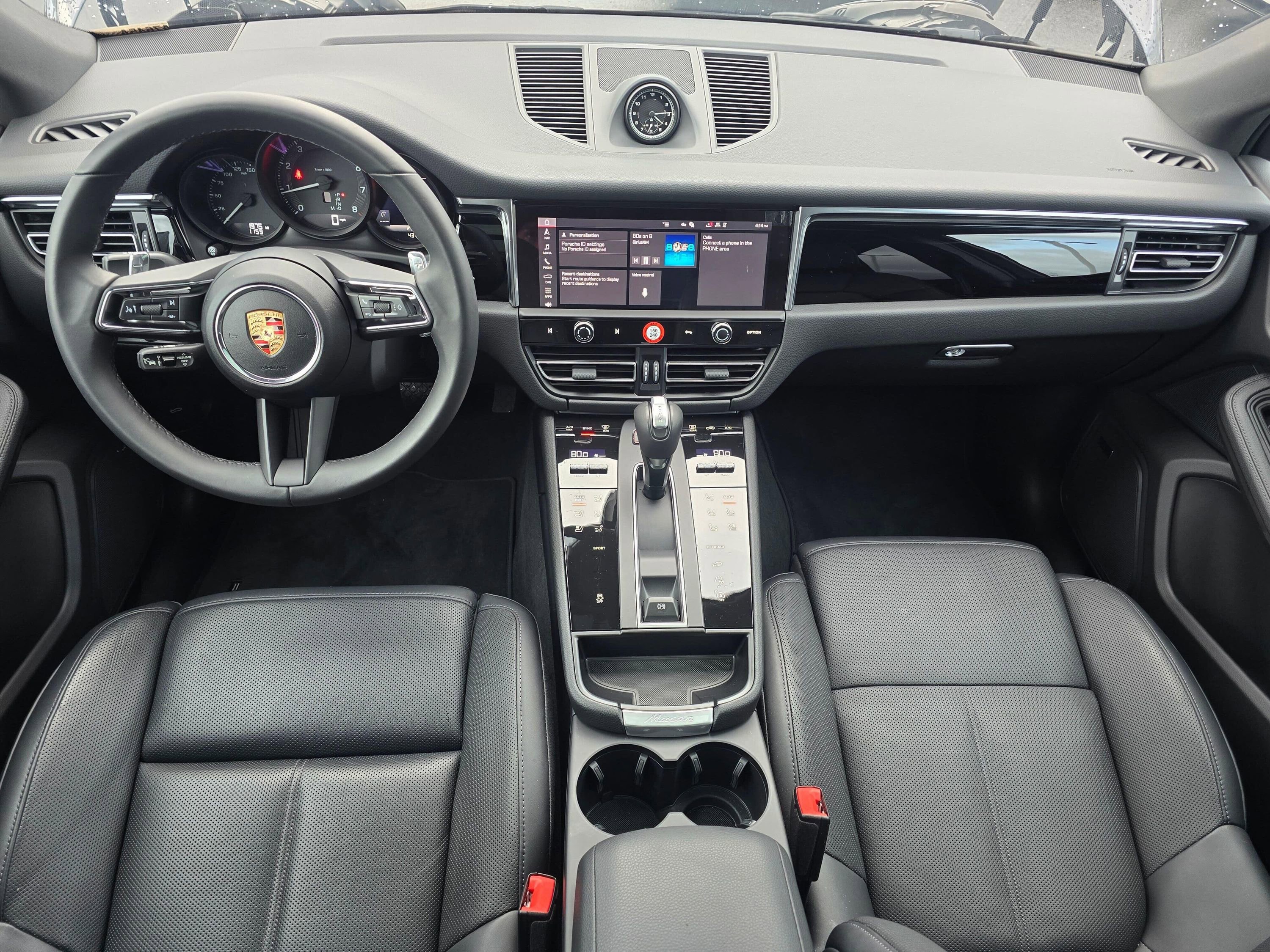 Used 2025 Porsche Macan image 17