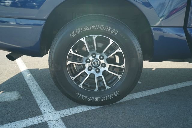 Used 2021 Nissan Titan SV w/ SV Convenience Package image 40