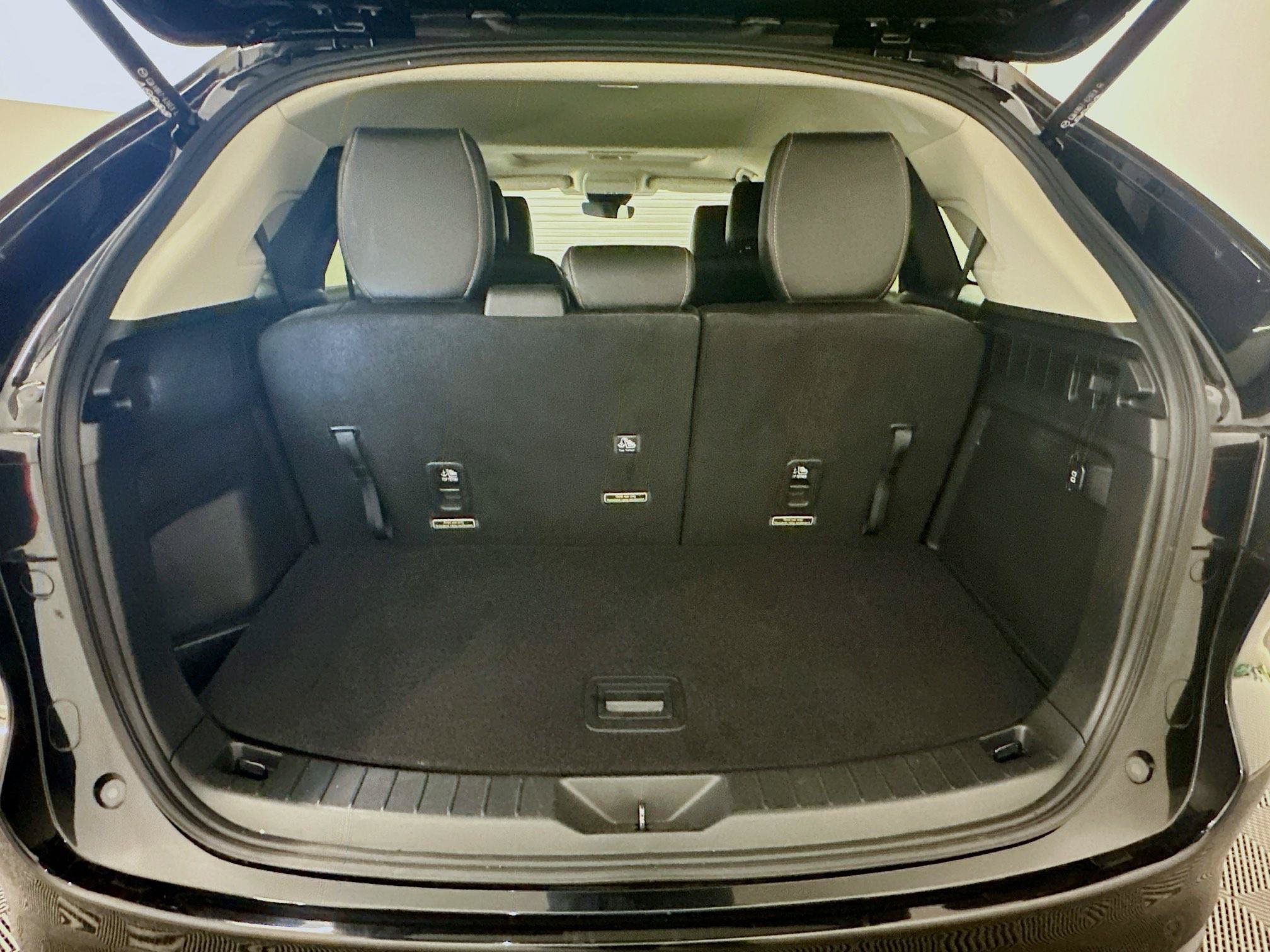 Used 2025 MAZDA CX-90 Plug-In Hybrid w/ Preferred AWD/4WD image 32